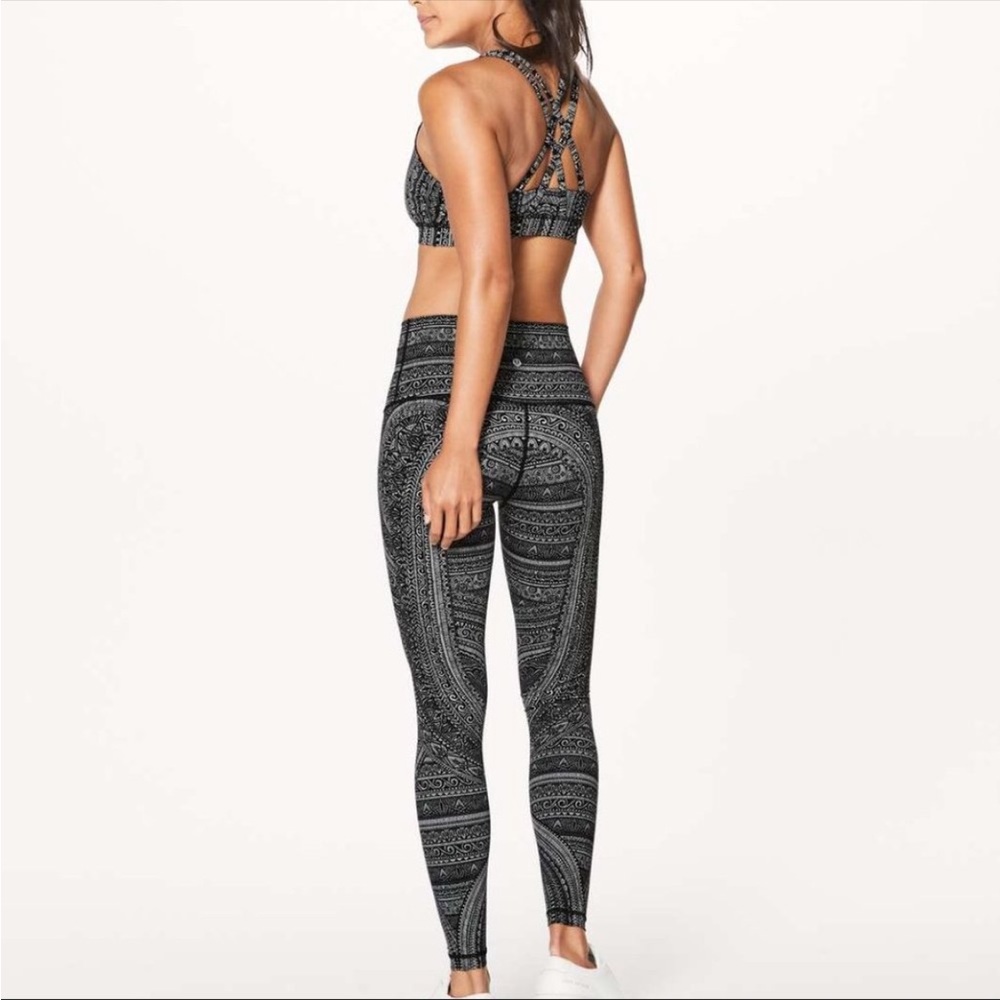 Lululemon Energy Bra Nulux Entwined Ice Grey Black Size 4 - Picture 9 of 10